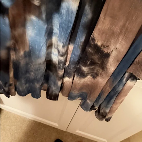 Umgee Blue Taupe & Black Tie-Dye Pleated Tunic - Picture 5 of 7